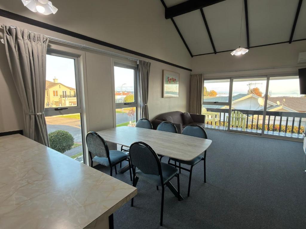Mountain View 2-Bedroom Apartment